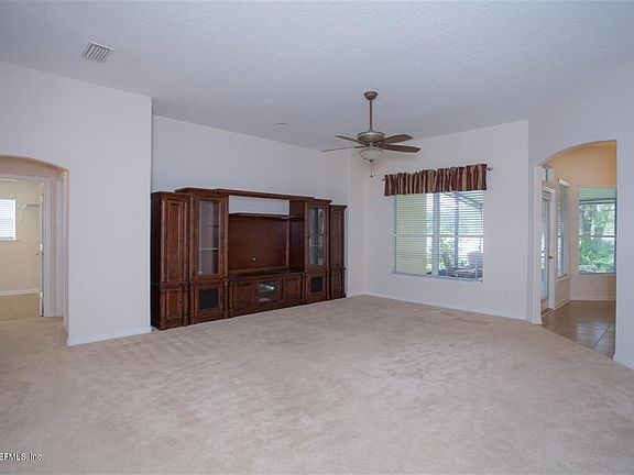 4th image of 343 S Churchill Dr