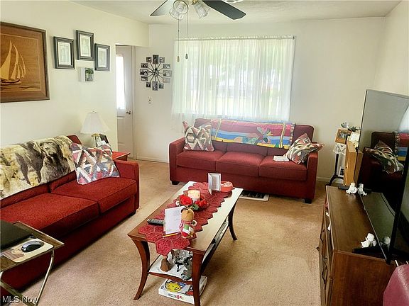 5th image of 2042 Garfield Ave