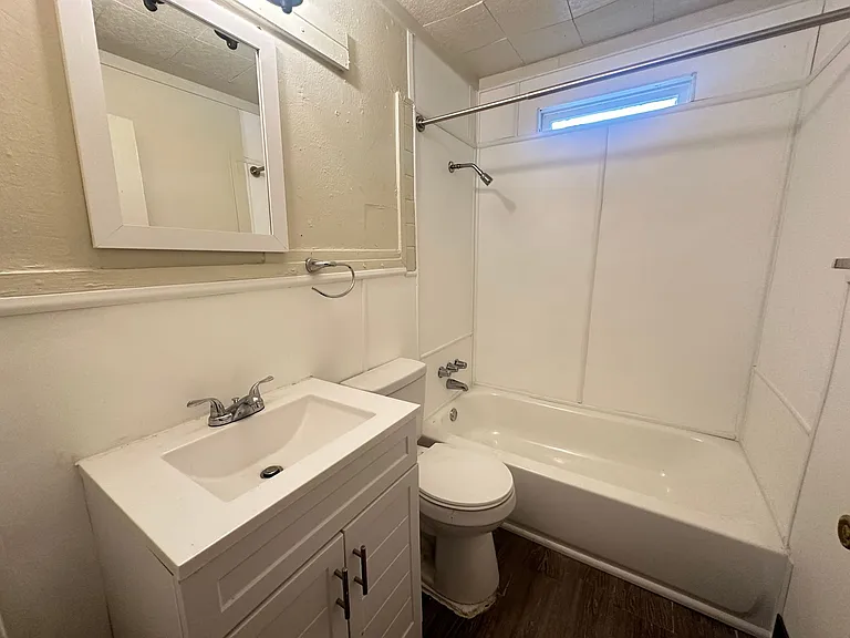 140 E Wilkinson St #142 — Photo 7