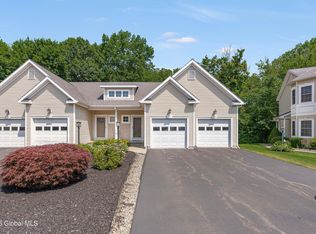 11 Jordan Point Dr, Troy, NY 12180