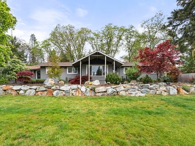 198 Hessar St, Grants Pass, OR, 97527