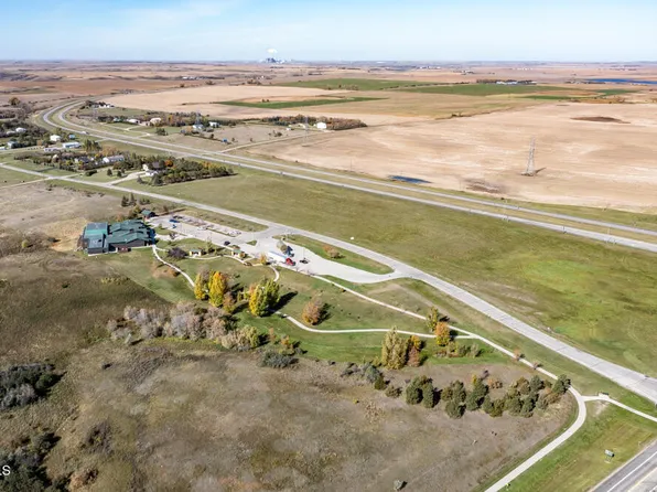 8th St, Washburn, ND 58577