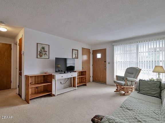 4th image of 202 Hiles Blvd