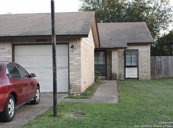 2nd image of 8844 Meadow Range St