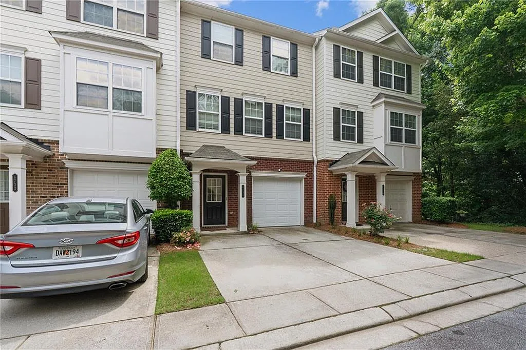 3 bed, 2.5 bath, 1780 sqft, $2,500 — Photo 2