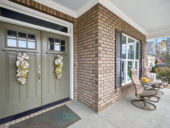 5th image of 116 Moss Creek Pl