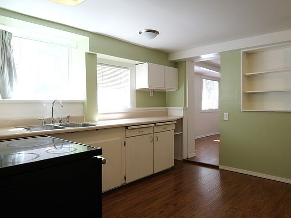 2nd image of 1625 13th Ave #Basement