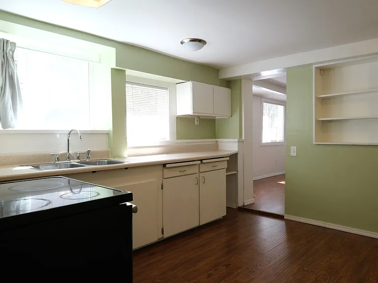 1625 13th Ave #BASEMENT — Photo 2