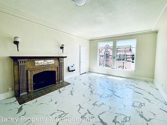 4th image of 19 E Lake Ave #14778041
