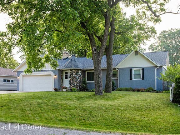 2nd image of 1930 Sherwood Dr SE