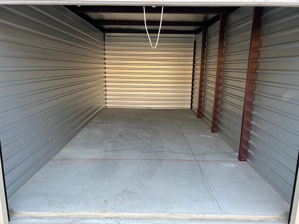 2nd image of 1545 W Main St