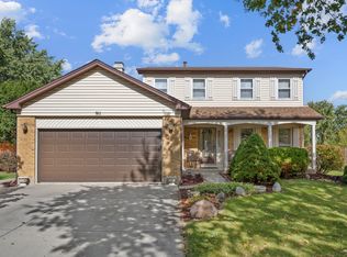 911 Wilma Ln, Elk Grove Village, IL 60007