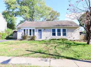 17 Commodore Ct, Barnegat, NJ 08005
