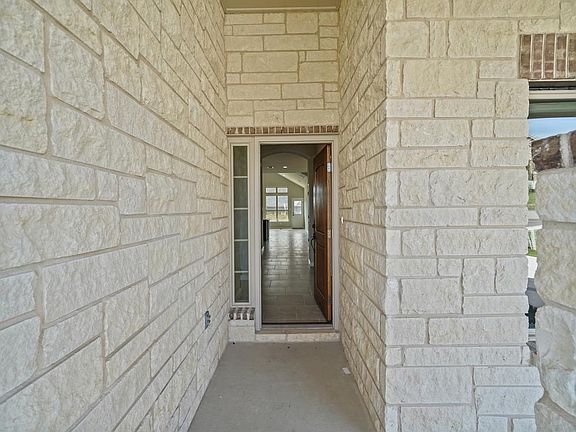4th image of 2922 Blenheim Park #3EK0E5