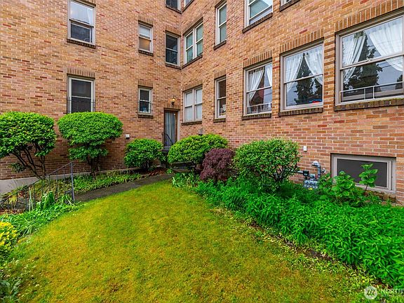 3rd image of 1427 3rd Avenue W #8