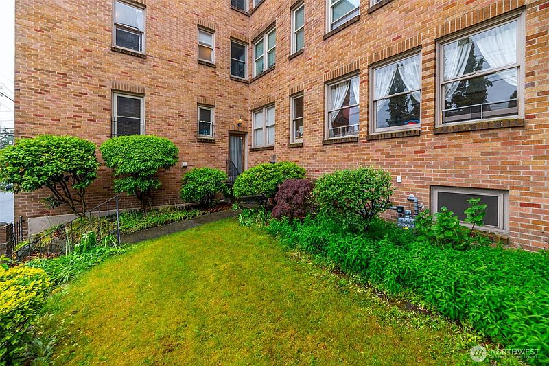 3rd image of 1427 3rd Avenue W #8