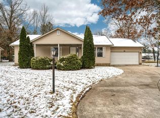 205 E Hoehn St, Wheatfield, IN