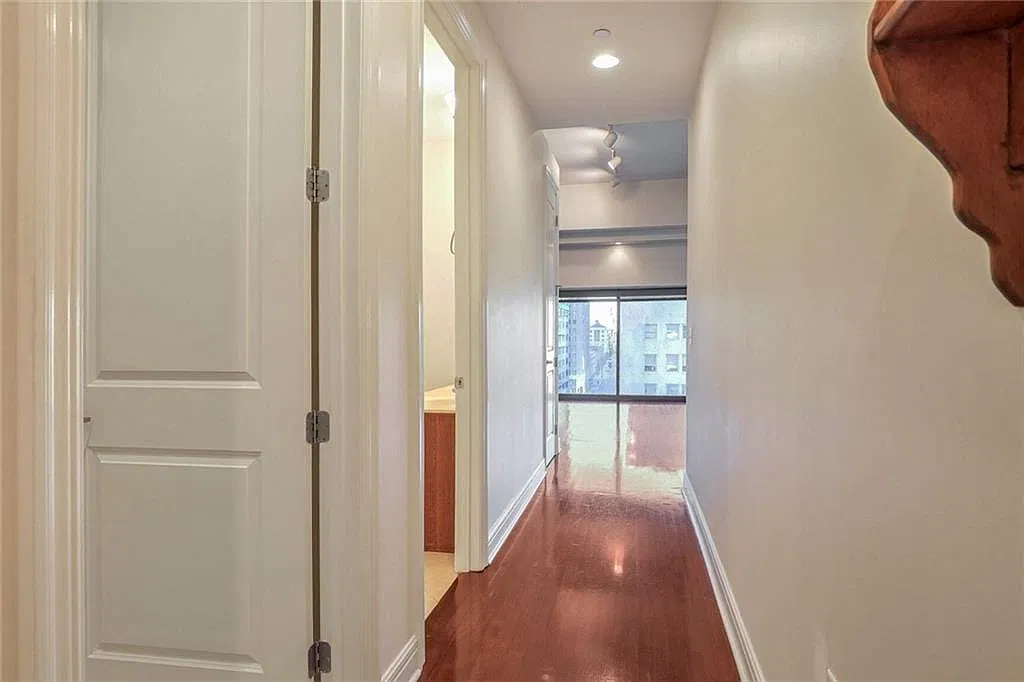 1 bed, 1.0 bath, $1,585 — Photo 4