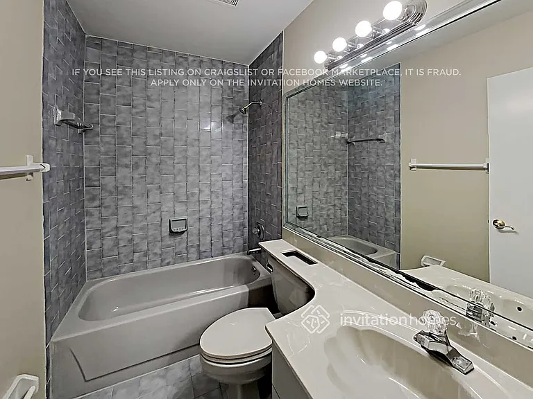 2124 W 54th St — Photo 16