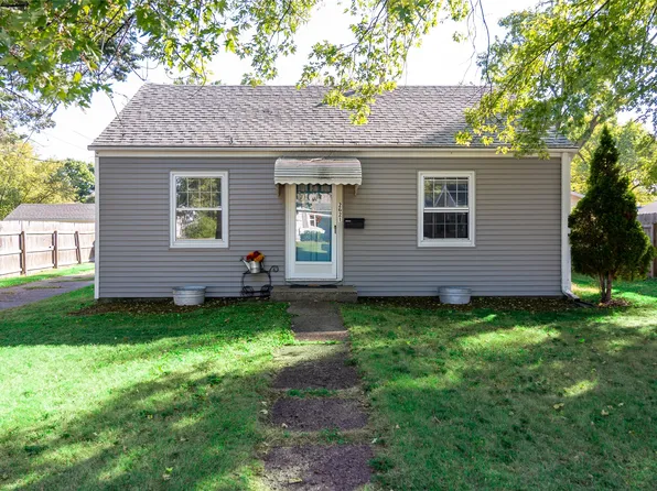 2621 60th St, Des Moines, IA 50322