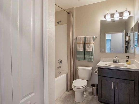 5th image of 255 Villavista Ct