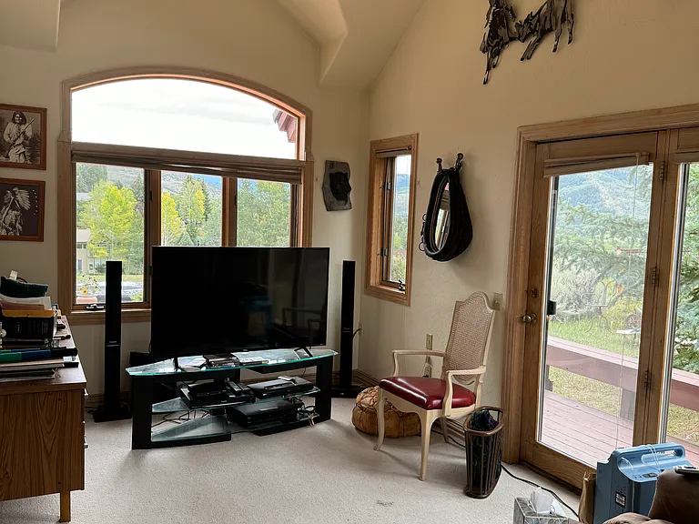695 Charolais Cir — Photo 7