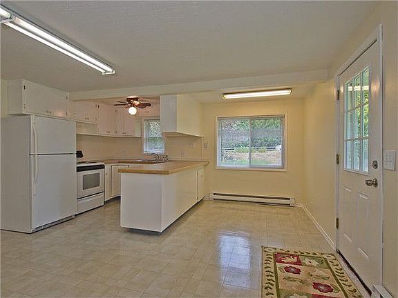 3rd image of 23015 NE 72nd Pl