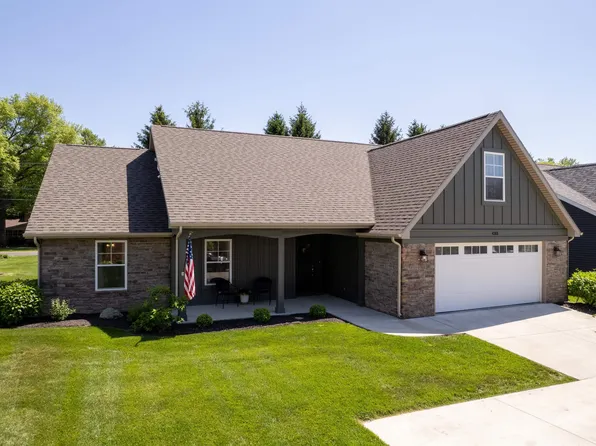 4301 W Hawks Ridge Ct, Muncie, IN 47304