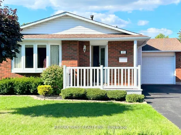 37 Michael Dr S, Pt Colborne, ON L3K 3C3