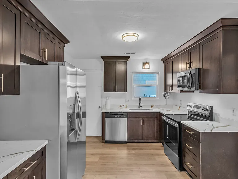 4433 Ocean View Ave #2 — Photo 5