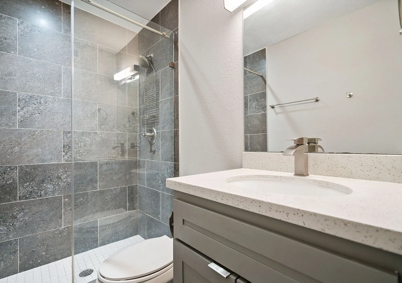 Dream Montrose - 3414 Graustark Street — Photo 4