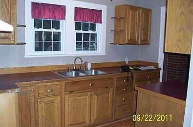 4th image of 221 Ames St
