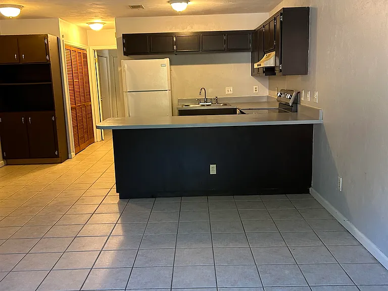 1099 Ocala Rd — Photo 4