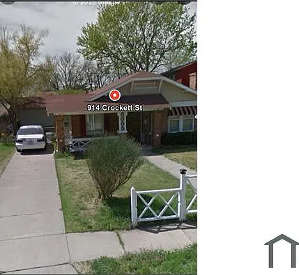 914 Crockett St — Photo 2