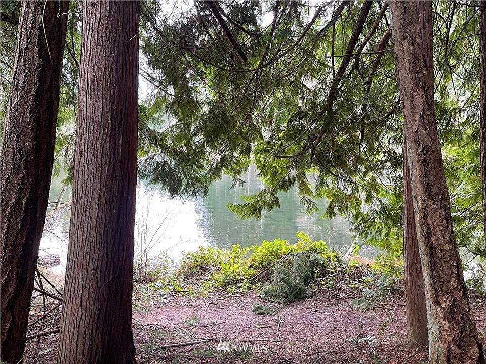 1st image of 18542 Woodside Dr SE
