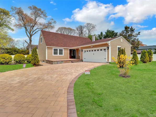 907 Pearl Street, Bohemia, NY 11716