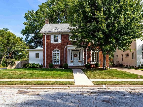 4th image of 1821 Pineacre Ave