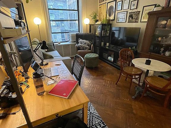 2nd image of 129 W 85th St #4