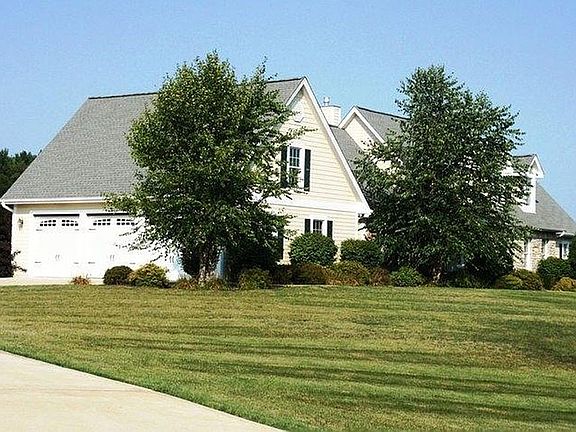 4th image of 2910 Moelter Dr