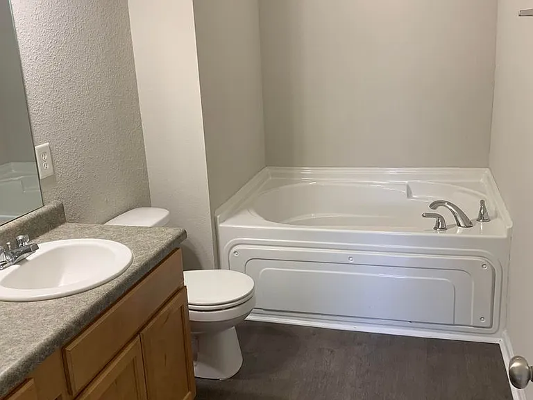 148 Whitestone Dr NE — Photo 15