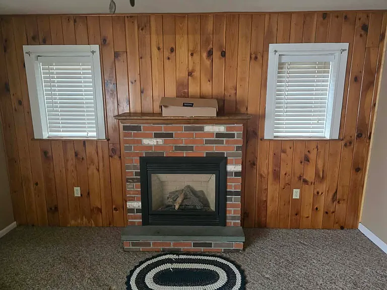 1084 Yale Farm Rd — Photo 5