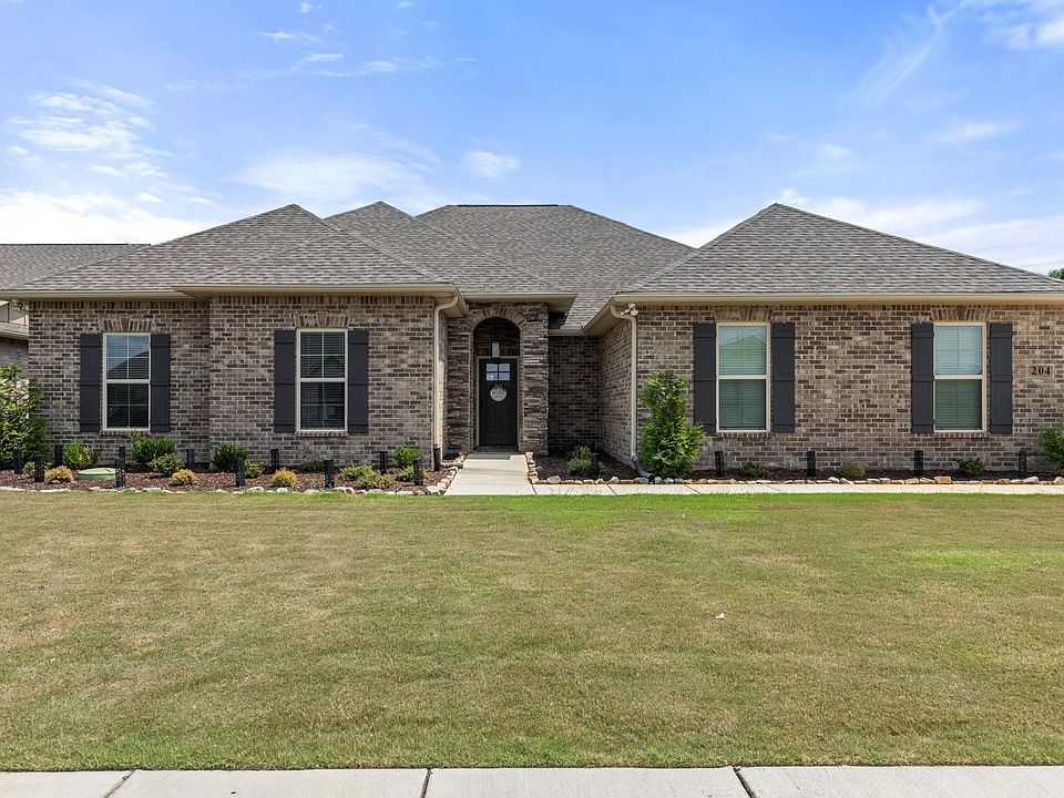 1st image of 204 Nellie Faye Ln