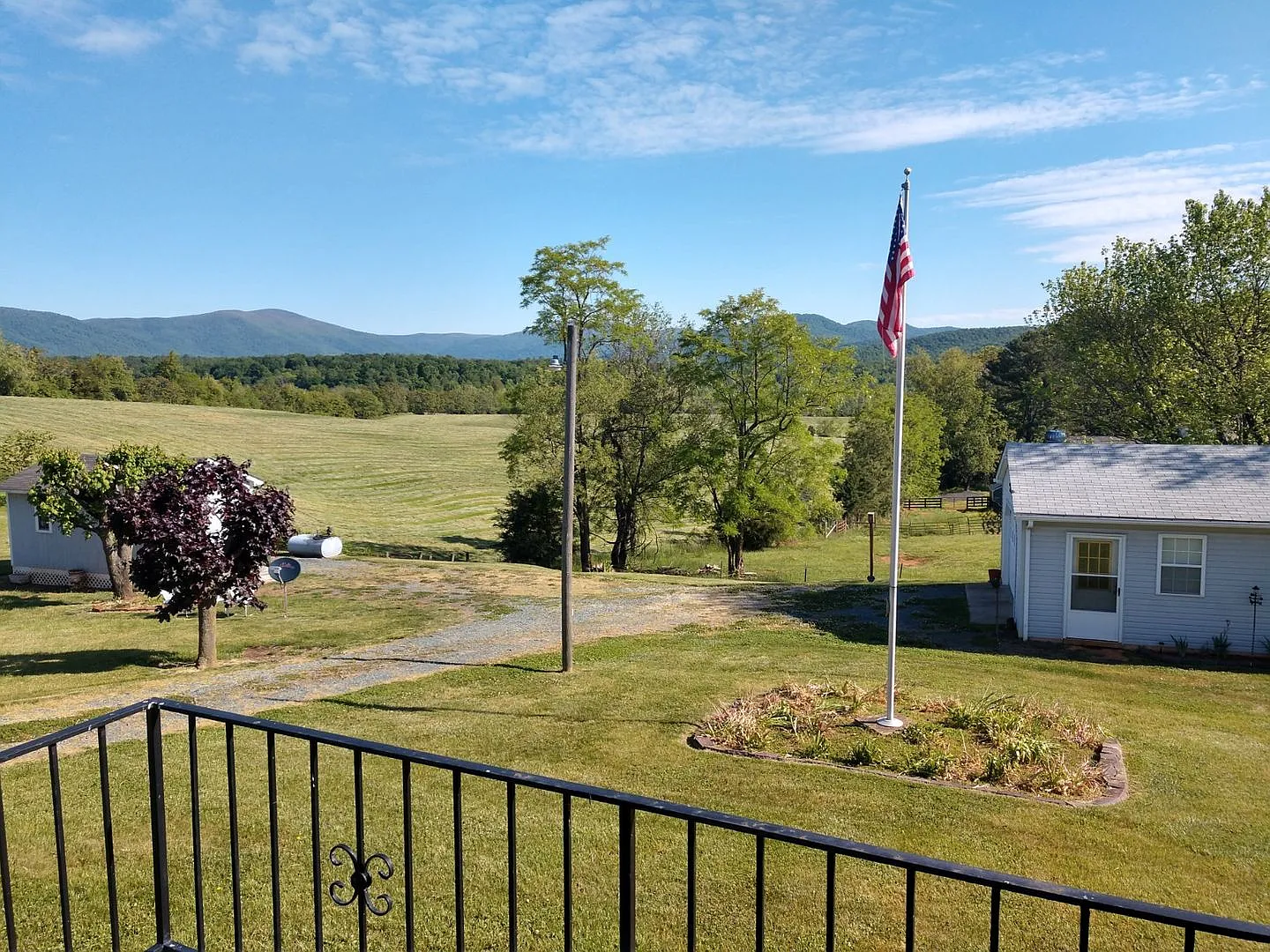 Peaceful & Beautiful Views — Photo 4