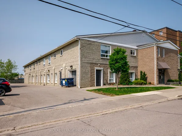 26 Spencer St E #212, Cobourg, ON K9A 1C2