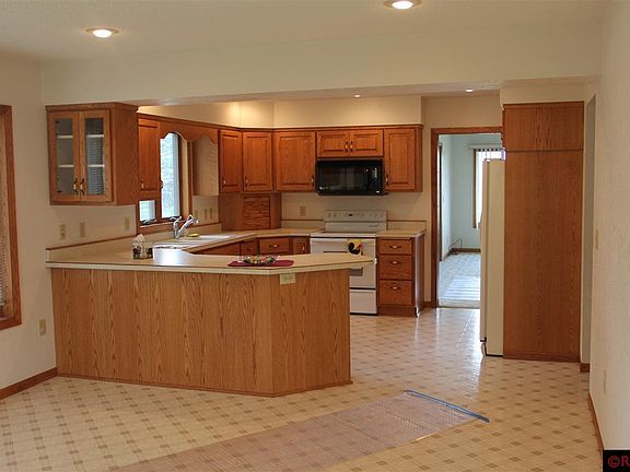 3rd image of 69062 340th St