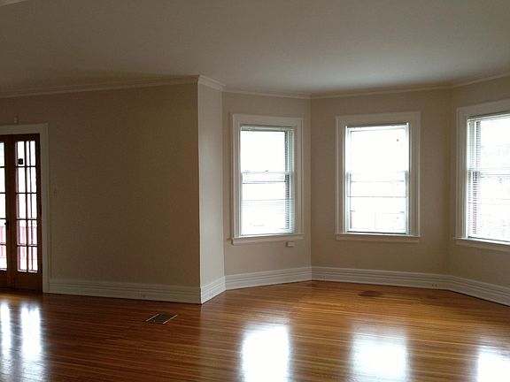 3rd image of 147 Lexington Ave