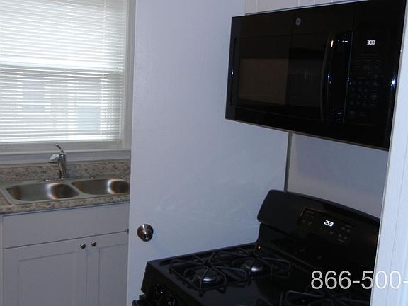 2nd image of 1336 Wentworth Ave Unit 2