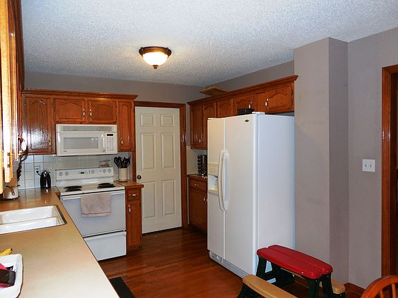 5th image of 1228 NE Deerbrook Ter
