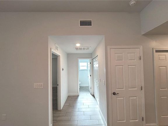 5th image of 311 SW 47th Ter