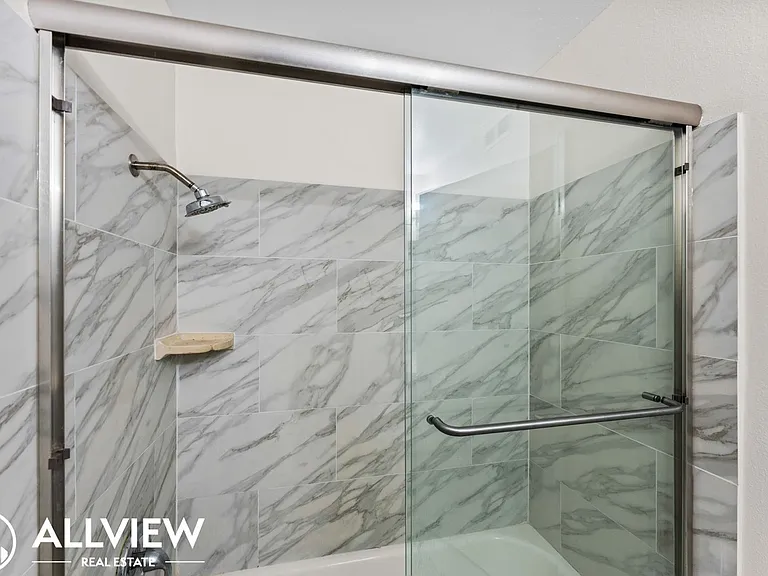 2418 Huntington Street — Photo 17